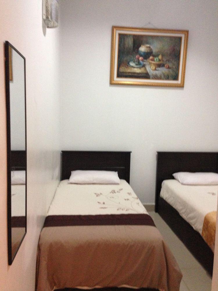 Ferringhi Heritage Budget Hotel Batu Feringgi Exterior foto